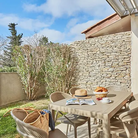 Residence Odalys Le Mas Des Flamants Aigues-Mortes Exterior photo