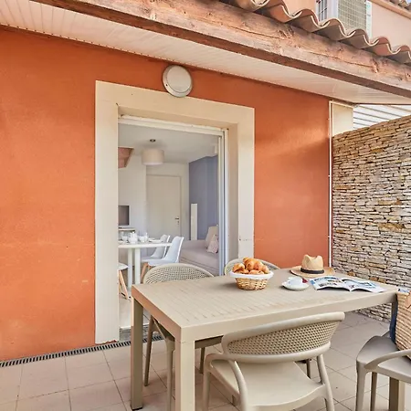 Residence Odalys Le Mas Des Flamants Aigues-Mortes Exterior photo